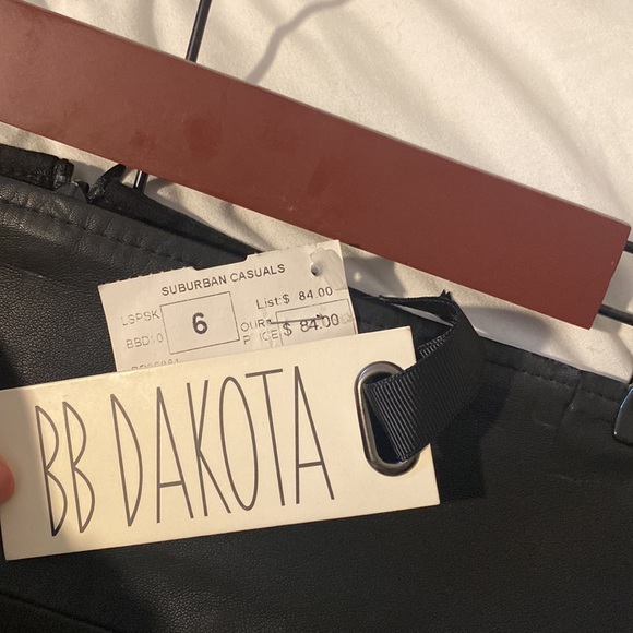 BB Dakota NWT Skirt Black - Size 6 - Picture 3 of 3